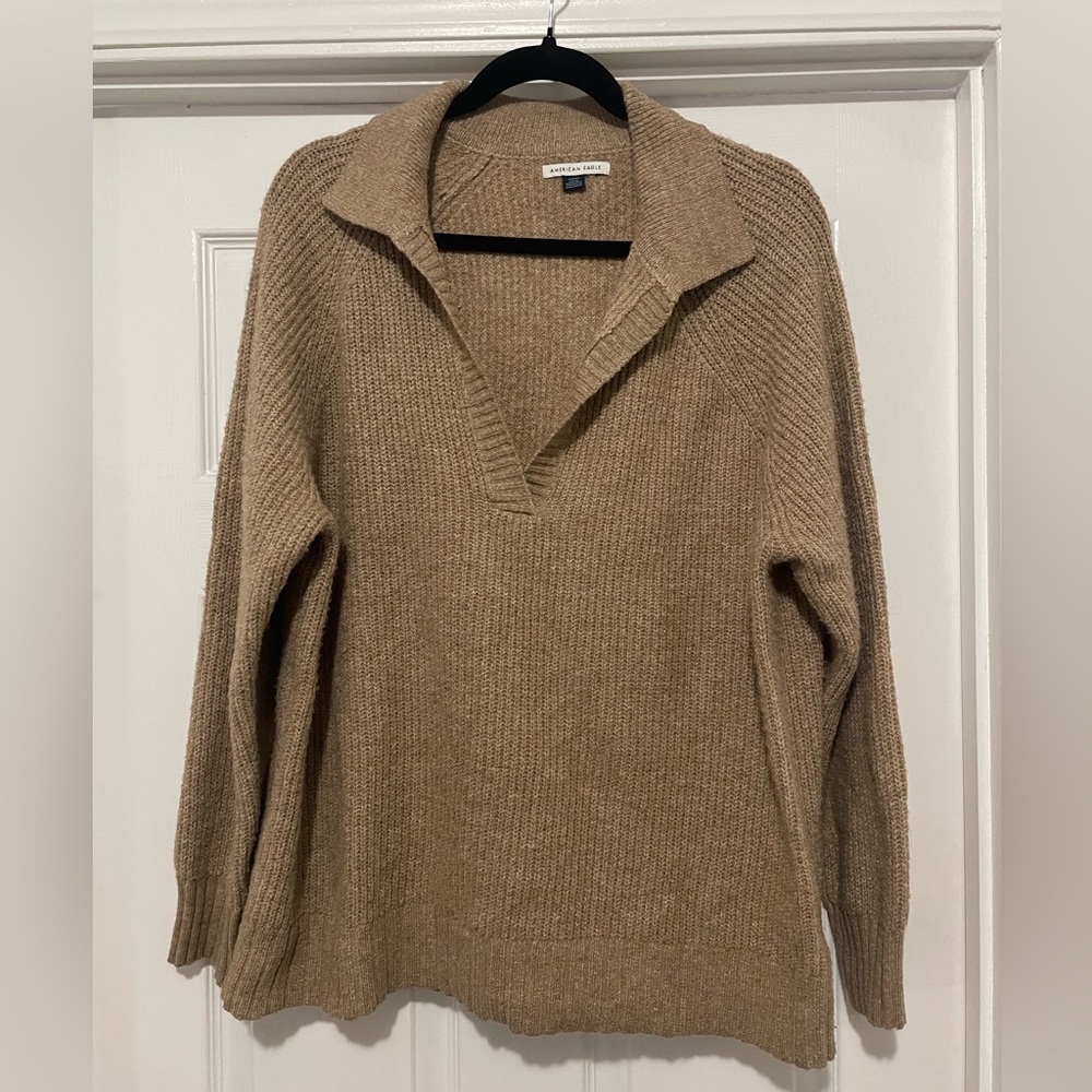 🌟3/$12🌟American Eagle Outfitters Tan V-Neck Sweater